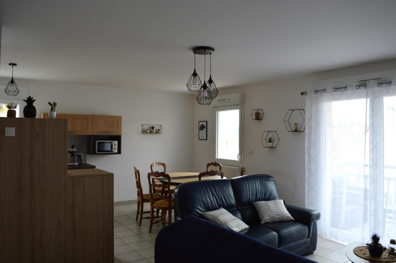 Appartement Spacieux Avec Balcon - A 50M De La Plage Courseulles-sur-Mer Luaran gambar