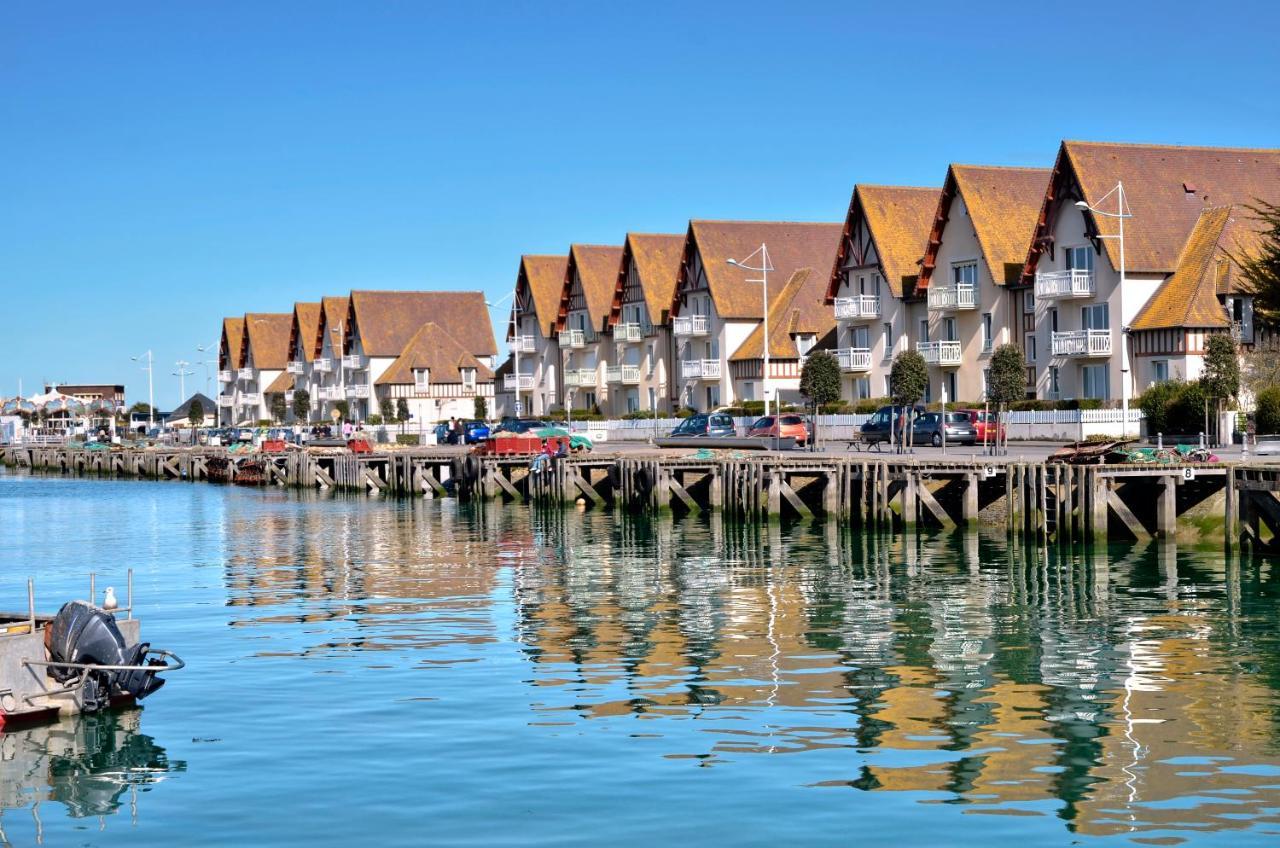 Appartement Spacieux Avec Balcon - A 50M De La Plage Courseulles-sur-Mer Luaran gambar